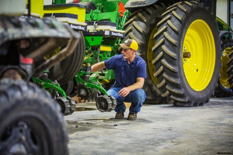 Vittetoe working on machine